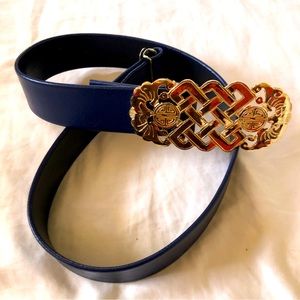⚡️MAKE AN OFFER Vintage Brass & Navy Blue Waist Belt - S
